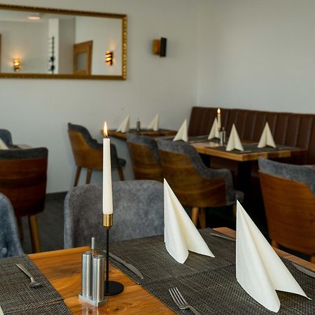 Roca Restaurant Und Hotel Bommersheim Exterior foto